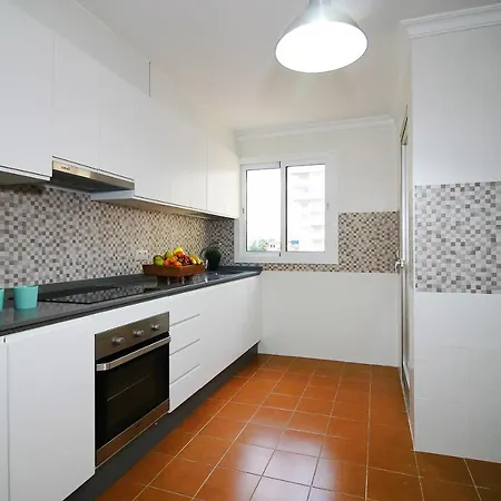 Avenida Miramar פואנגירולה
